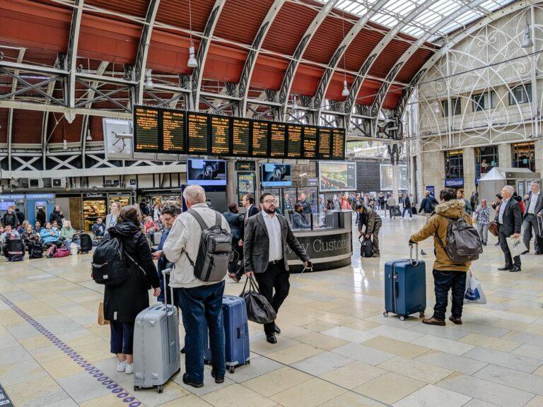 Friday flight cancellations top 5,900, disrupting holiday travel
